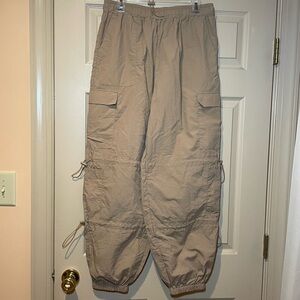 Forever 21 Light Tan “Parachute”‎ Nylon Pants w/Multiple Pockets, Size Large